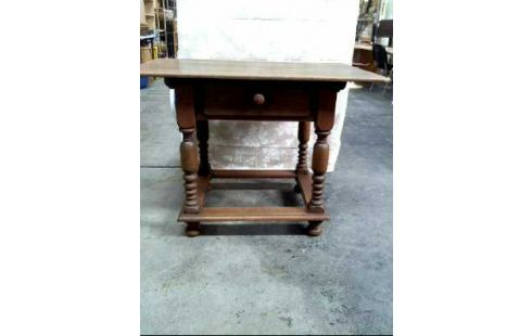 TISCH HOLZ 1-SCHUBL. EICHE UNTERTEILT