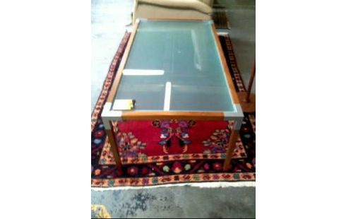 COUCHTISCH HOLZ GLAS MATT DETAILS METALL
