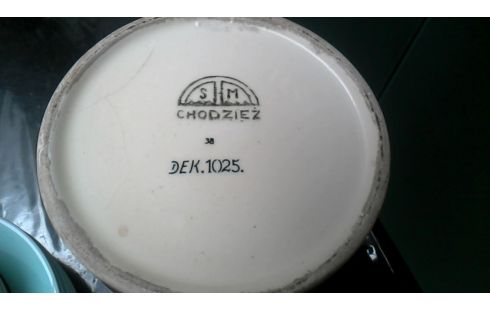 POT A EAU BLANCHE BLEUE ART DECO.