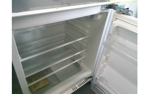 FRIGO ENCASTRABLE IKEA 144L (AVEC VIS POUR PORTE)