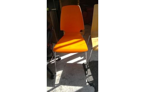 CHAISE L'UNE