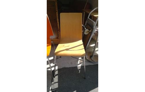 CHAISE L'UNE