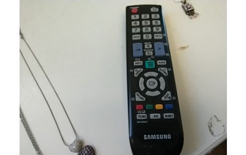 TELEVISEUR SAMSUNG 45CM TNT HDMI TDE
