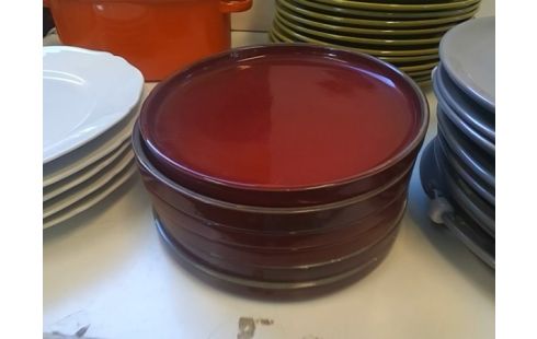 LOT D'ASSIETTES ROUGES PM