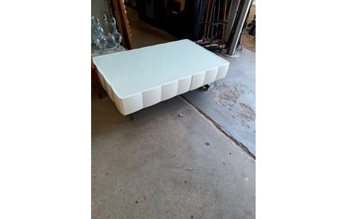 TABLE BASSE LAQUÉE BLANCHE