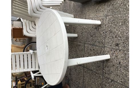 TABLE DE JARDIN RONDE BLANCHE
