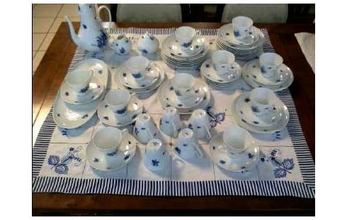 KAFFEESERVICE 55-TLG. ROSENTHAL BLAU/ WEIß