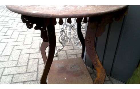 TABLE DE JARDIN ROND FER