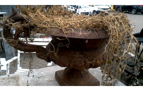 POT DE FLEURS FONTE GRAND