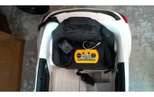 VOIT ELECT ENFANT TELECOMMANDE MERCEDES