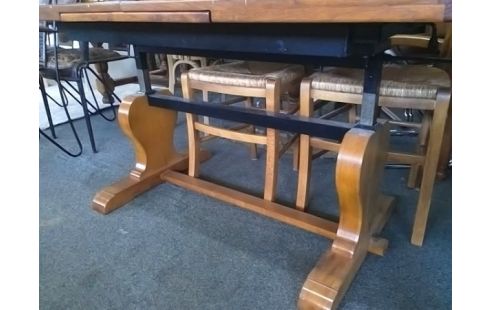 TABLE REGLABLE AVEC ALLONGES INTERIEURES