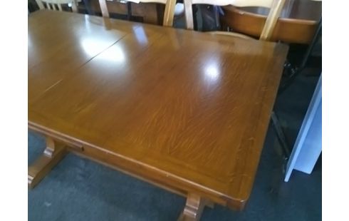 TABLE REGLABLE AVEC ALLONGES INTERIEURES