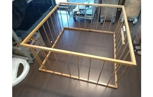 PARC PLIANT BOIS CARRE 99X99