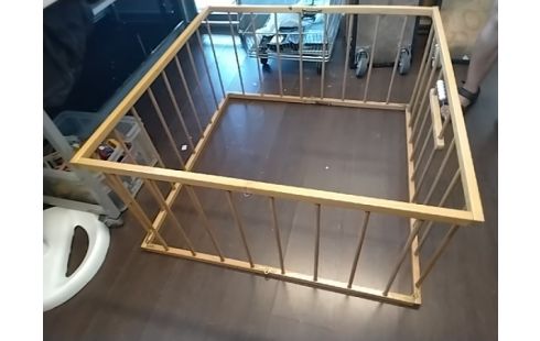 PARC PLIANT BOIS CARRE 99X99