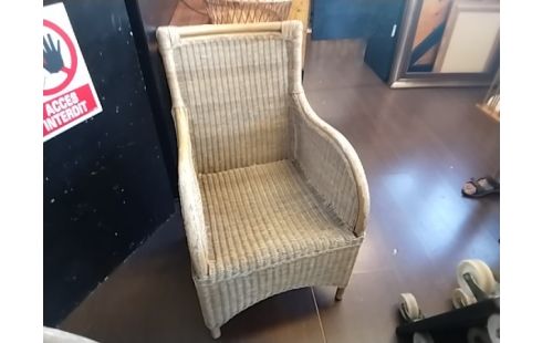 FAUTEUIL ROTIN