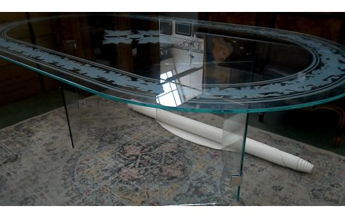 MESA DE COMEDOR OVALADO HIELO