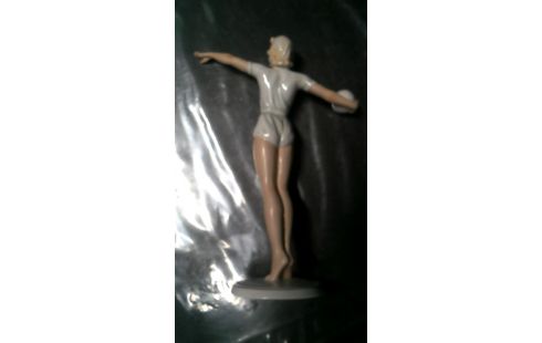 ESTATUÍLLA PORCELANA MET, , PELOTA 1