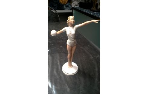 ESTATUÍLLA PORCELANA MET, , PELOTA 1