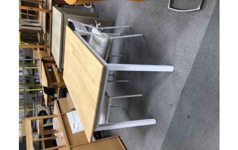 TABLE EN PIN BLANC