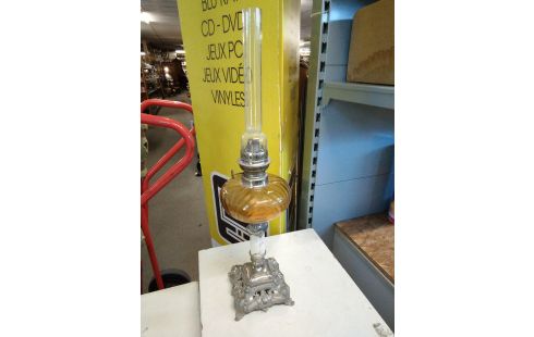 LAMPE A PETROLE