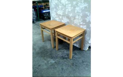 HOCKER HOLZ QUADRATISCH