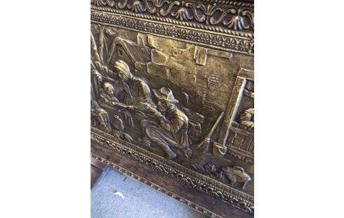 MEUBLE DE CUISINE CUIVRE REPOUSSE
