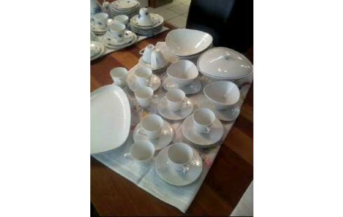 GESCHIRR-SET WEISS <HUTSCHENREU.> 30-TLG.