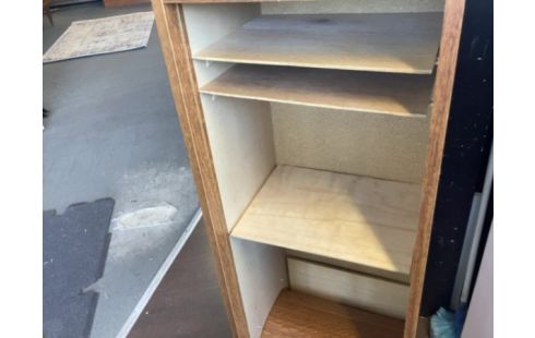 MEUBLE A RIDEAU