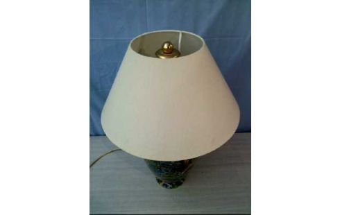 TISCHLAMPE KERAMIK BUNT GEMUST. WEISS