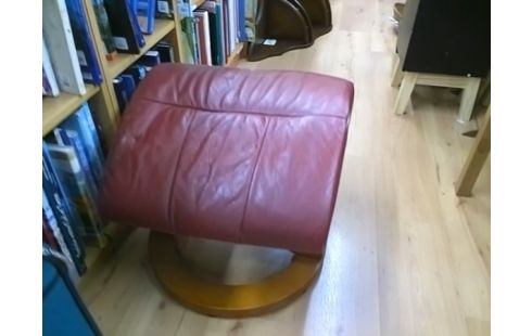 REPOSE PIED CUIR ROUGE
