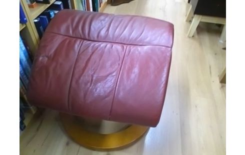 REPOSE PIED CUIR ROUGE