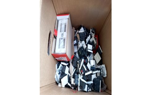 LOT DE 3 CARTONS DIVERS ÉLECTRICITÉ LEGRAND