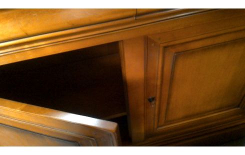 NIEDRIGES BUFFET KLEINER KRISCHBAUM 2 TÜREN / 2 SCHUBLADEN