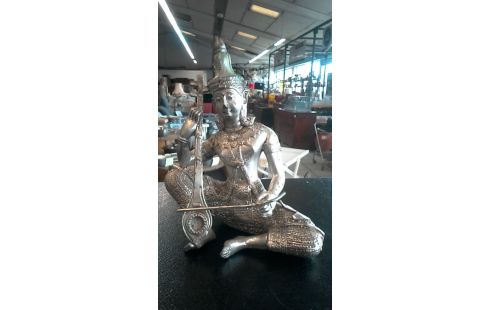 STATUE L' UNE