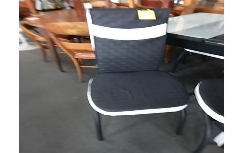 LOT DE 4 CHAISES NOIRES BLANCHES