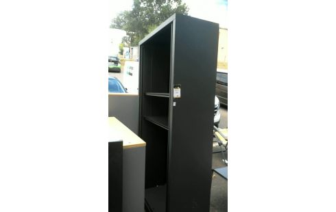 ARMOIRE DE BUREAU GRISE AVEC CLEF