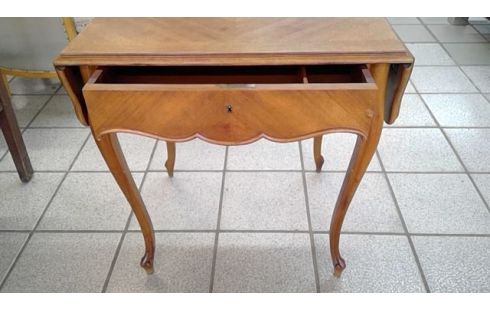 BEISTELLTISCH