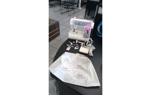 NÄHMASCHINE