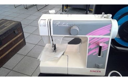 NÄHMASCHINE