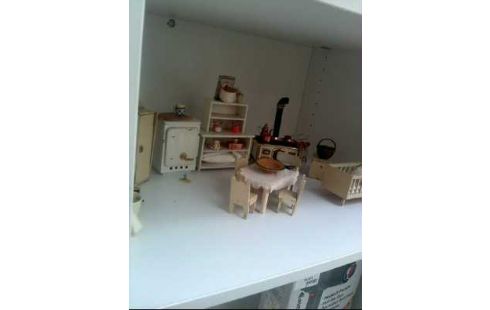 PUPPENSTUBE KÜCHE+ EINRICHTUNG