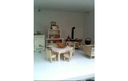 PUPPENSTUBE KÜCHE+ EINRICHTUNG