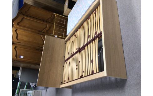 LIT IKEA MODERNE EFFET BOIS AVEC SOMMIER