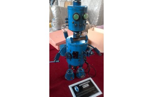TAFELLAMP UROBOTS ANTONIO HERNANDEZ BLAUW