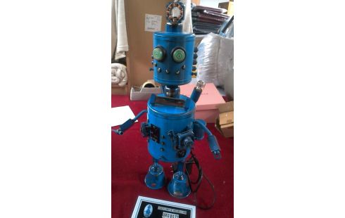 TAFELLAMP UROBOTS ANTONIO HERNANDEZ BLAUW
