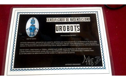 TAFELLAMP UROBOTS ANTONIO HERNANDEZ BLAUW