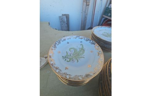 LOT DE ASSIETTES CREUSE DORURE