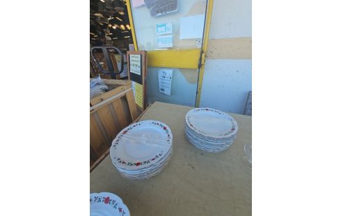LOT DE ASSIETTES DECO