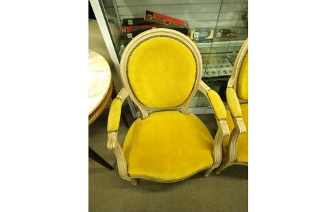 FAUTEUIL STYLE LOUIS XVI VELOURS JAUNE