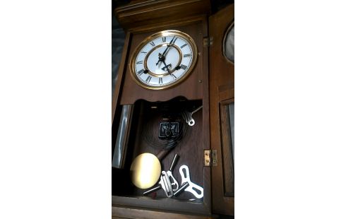KLOK MUURMODEL HOUT GESLEPEN GLAS