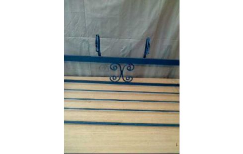 GARDEROBE BLAU METALL 4-HAK. VERZIERT